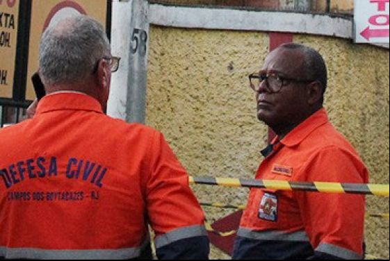 Defesa Civil notifica proprietário de imóvel no Centro de Campos 